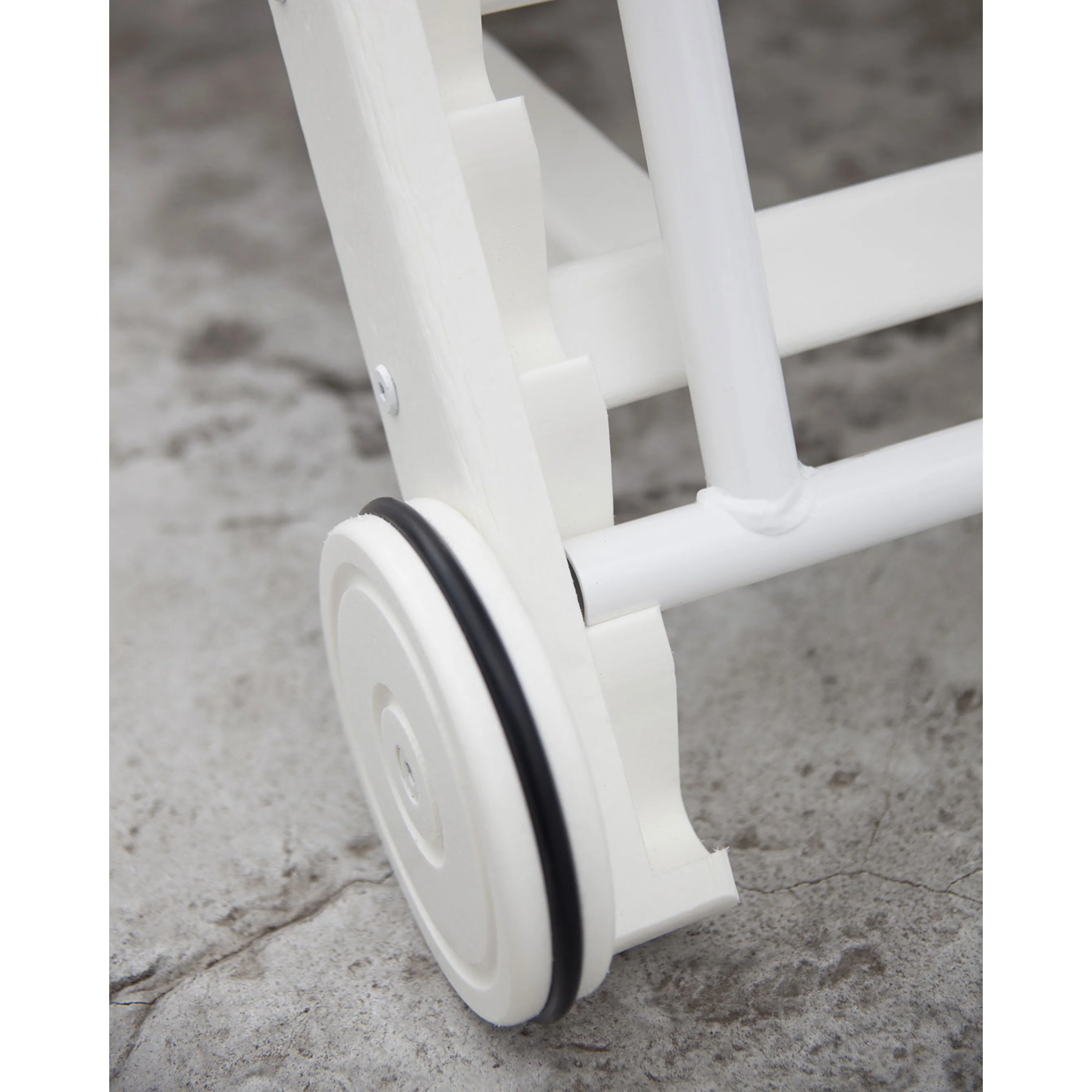 Nautical Chaise with Wheels - Image 13