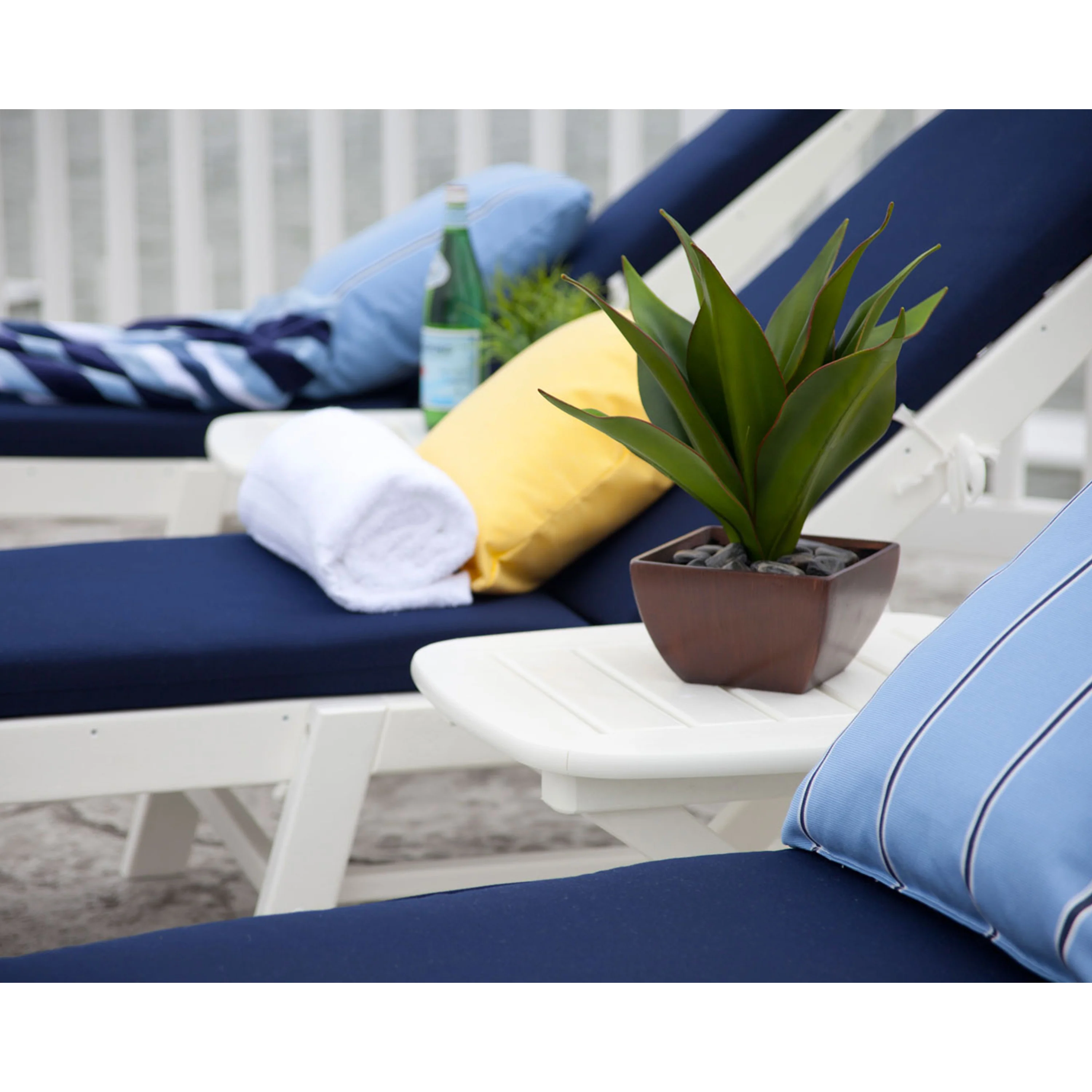 Nautical Chaise with Wheels - Image 14