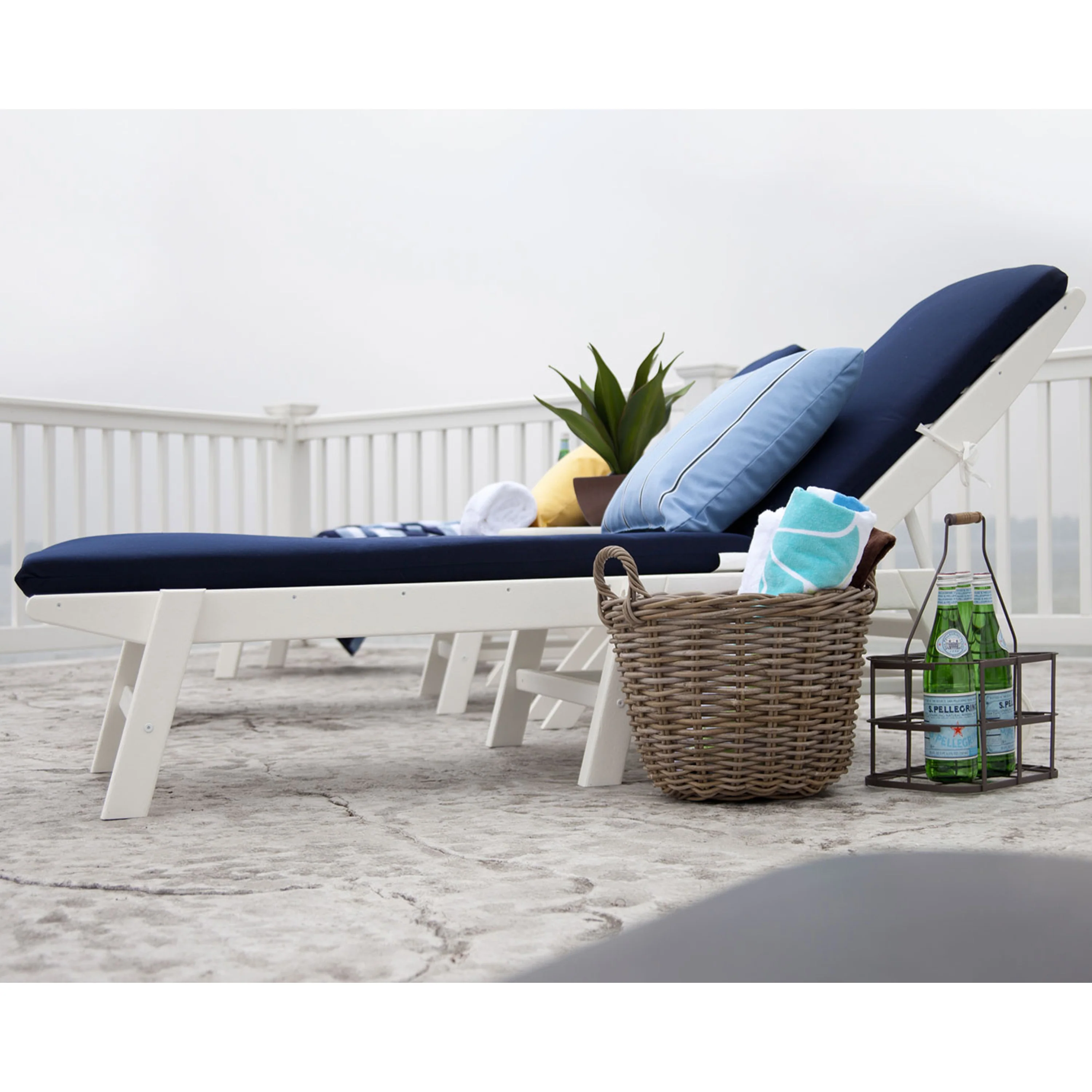 Nautical Chaise with Wheels - Image 9