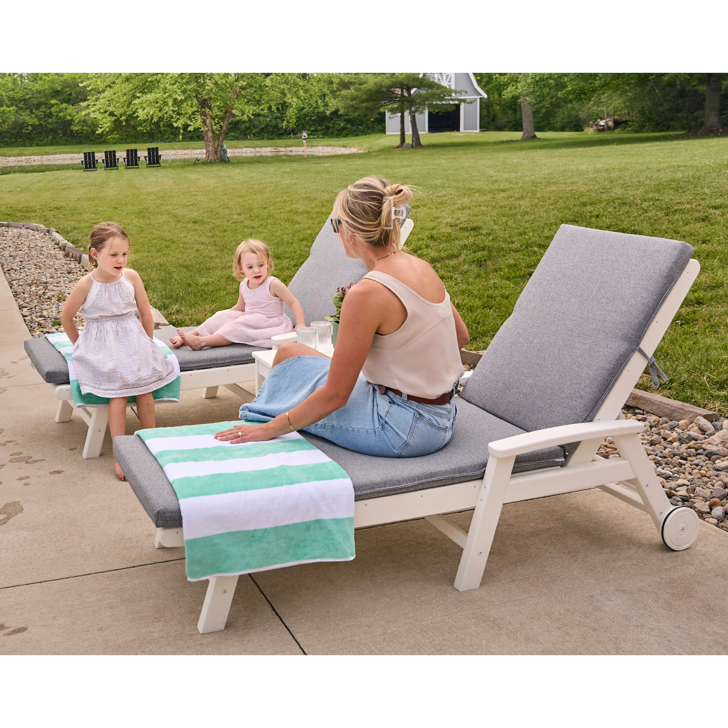 Signature Chaise with Wheels - Image 11