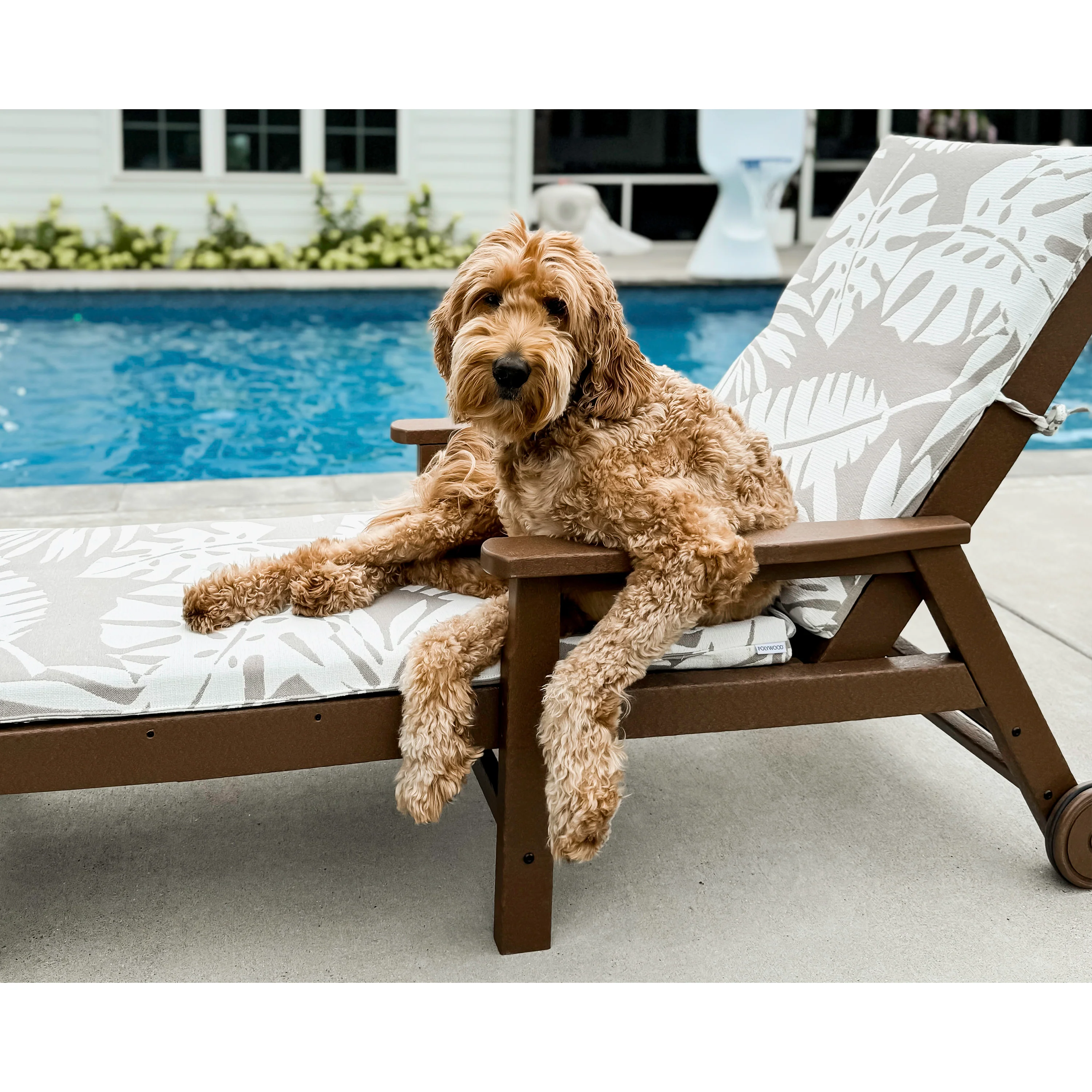 Vineyard Chaise with Arms and Wheels - Image 10