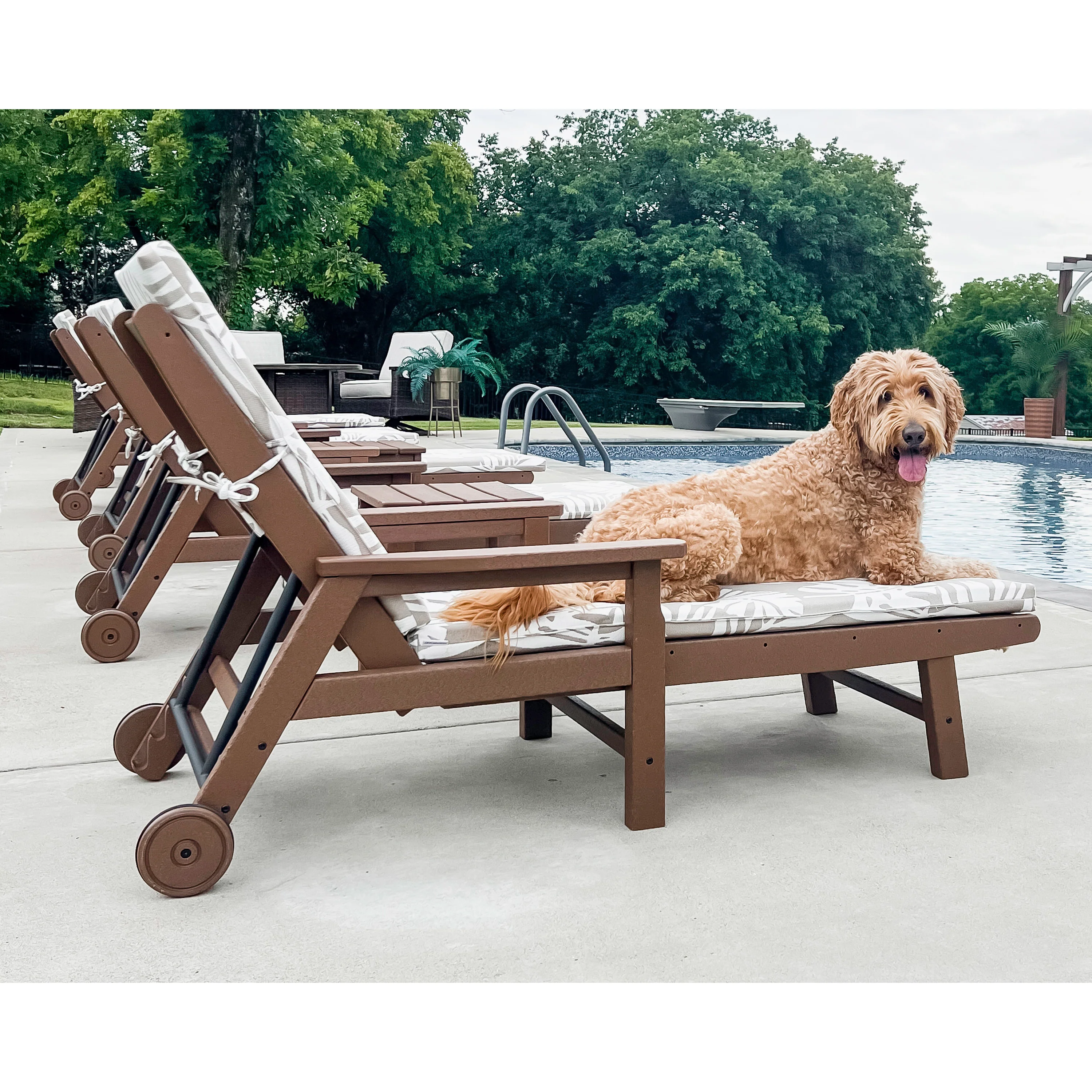 Vineyard Chaise with Arms and Wheels - Image 12