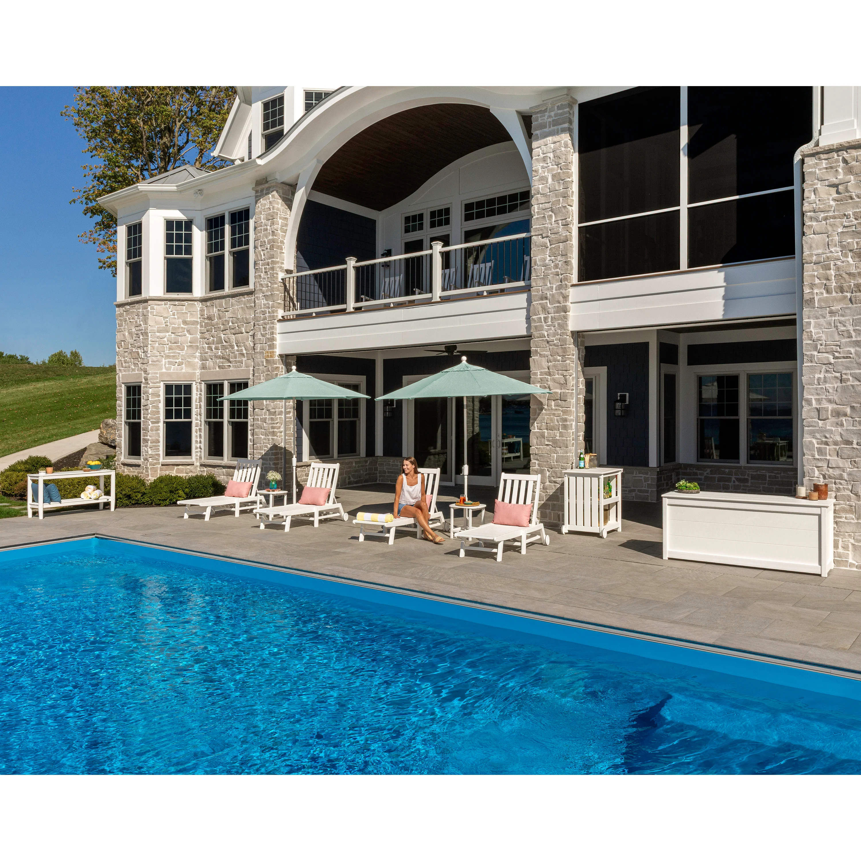 Vineyard Chaise with Wheels - Image 9