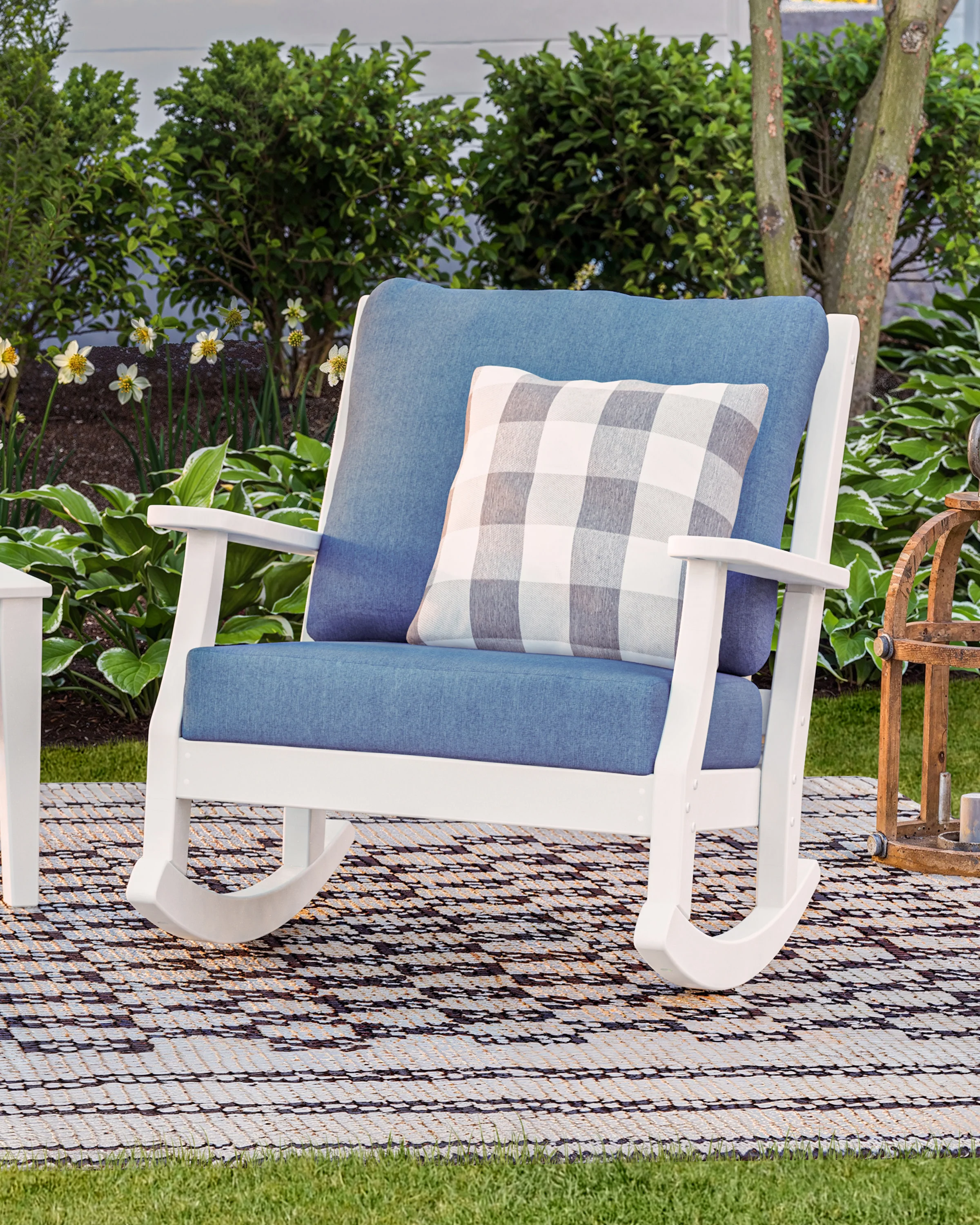 Wovendale Deep Seating Rocking Chair - Image 3